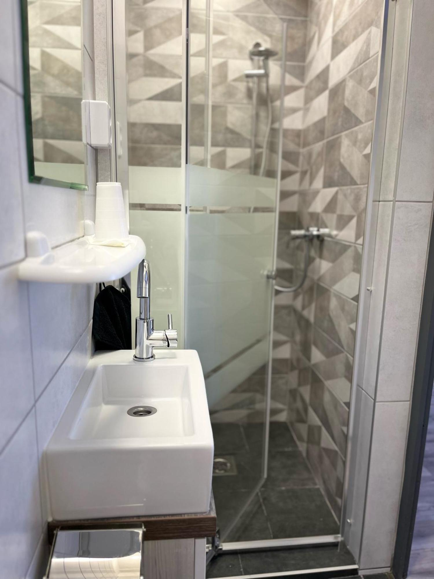 Centr00M Apartman Dunafoldvar Ngoại thất bức ảnh