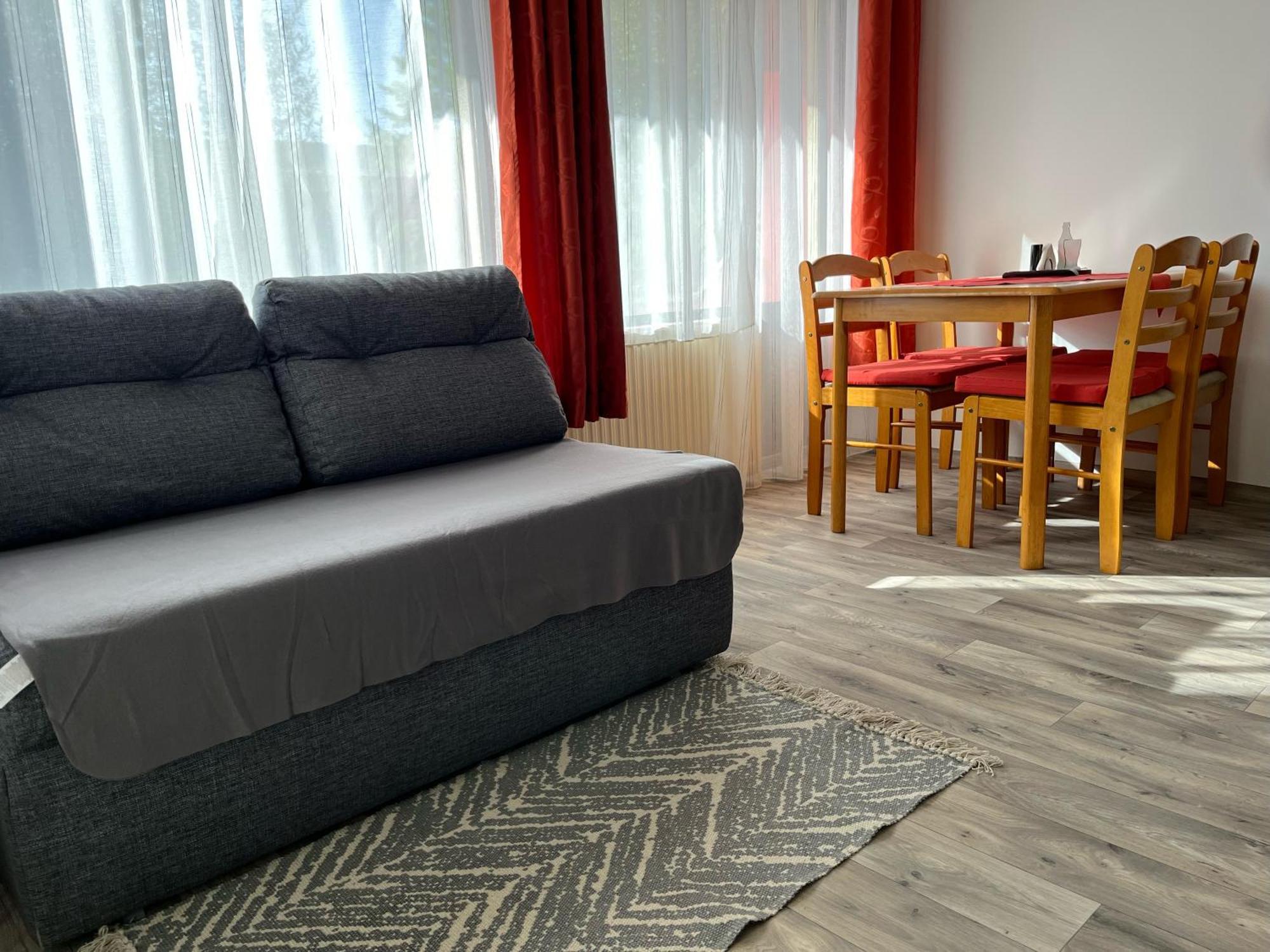 Centr00M Apartman Dunafoldvar Ngoại thất bức ảnh